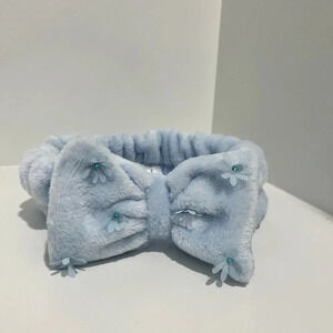 Claire’s Blue Floral Plush Makeup Bow Headwrap
NWT